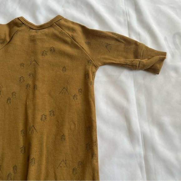 Rylee + Cru Long John Snap Pajamas in Tan Tree Print in Size 0-3 Months - Picture 13 of 15